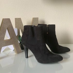 Isaac Mizrahi booties